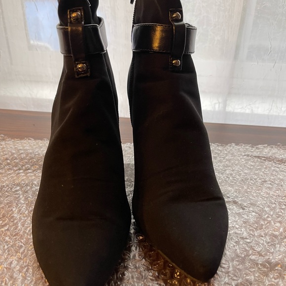 Black ankle booties - Picture 2 of 9